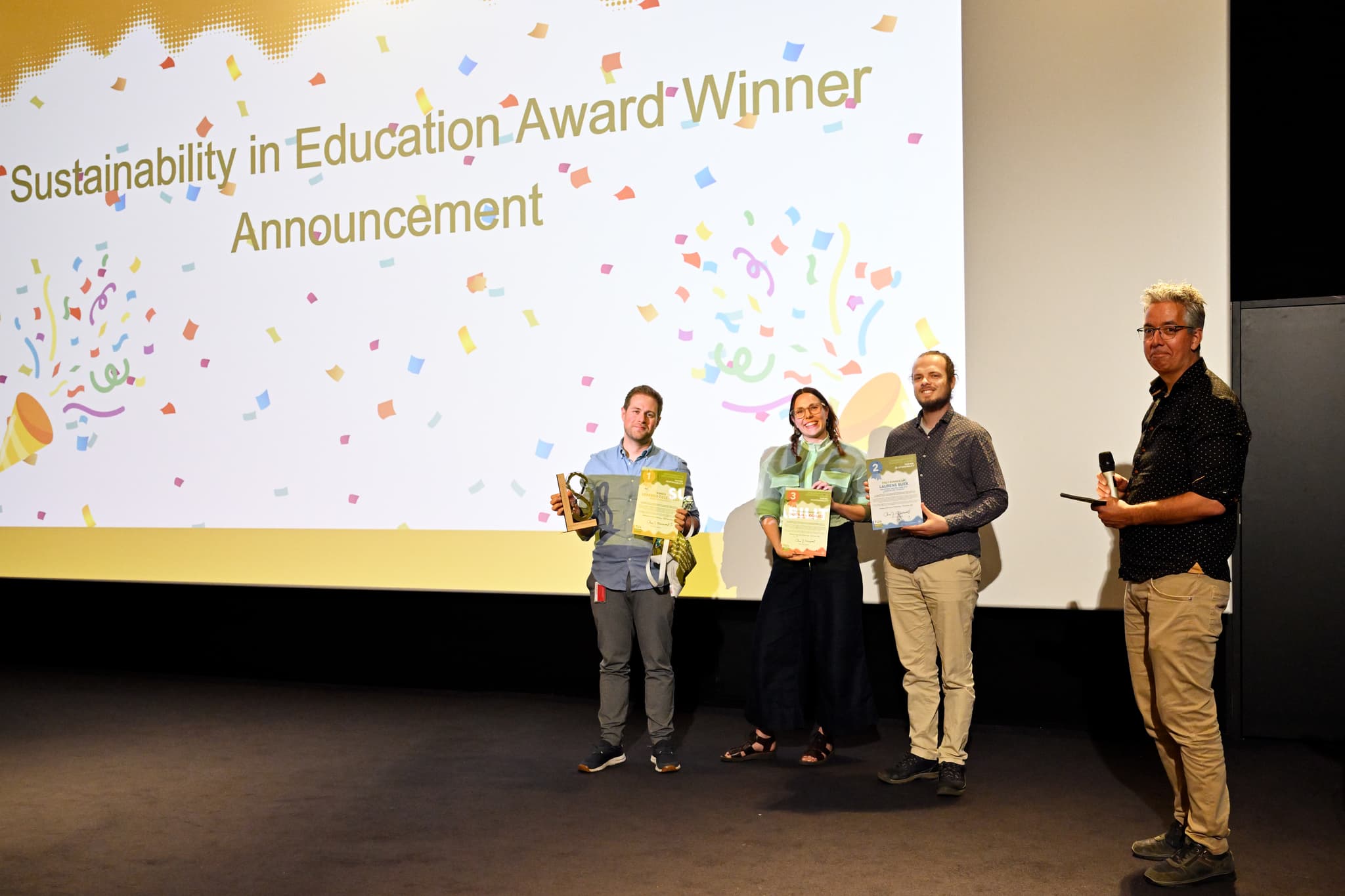 Lorenzo Ceccarelli met de award